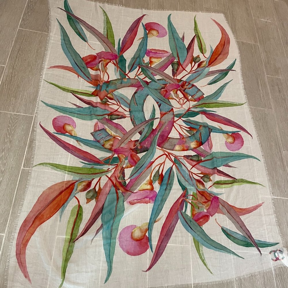 CHANEL NWB CASHMERE WHITE PASTEL MULTICOLOR  LABEL